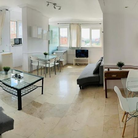 Pisos Con Piscina De Temporada Corta Estancia Madrid Eksteriør bilde