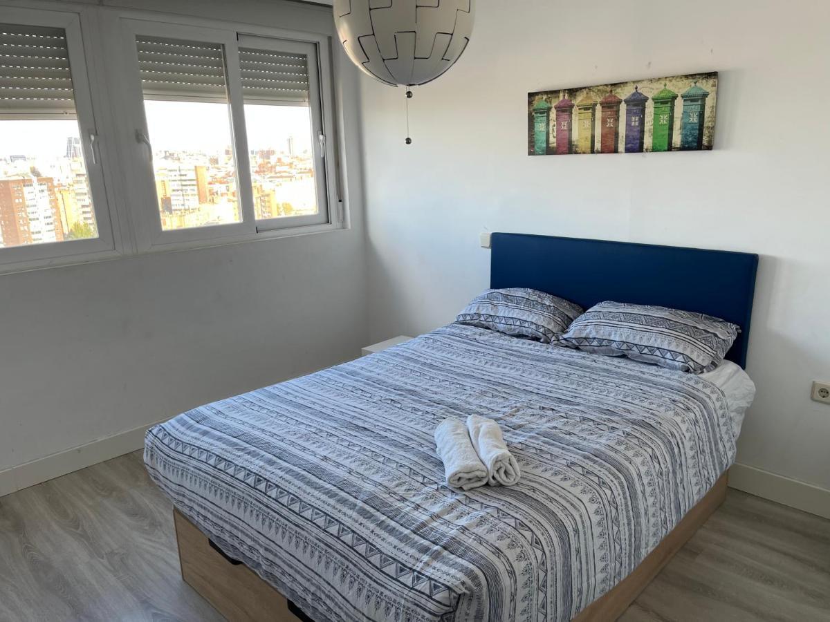 Pisos Con Piscina De Temporada Corta Estancia Madrid Eksteriør bilde