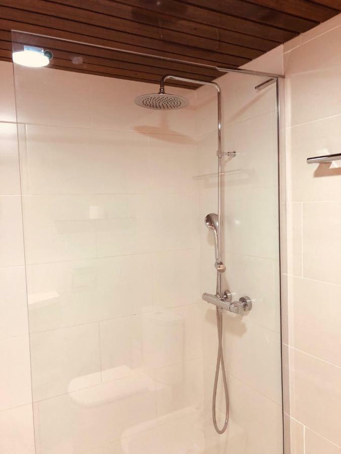 Pisos Con Piscina De Temporada Corta Estancia Madrid Eksteriør bilde