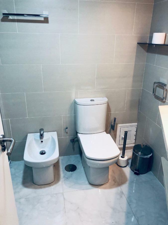 Pisos Con Piscina De Temporada Corta Estancia Madrid Eksteriør bilde